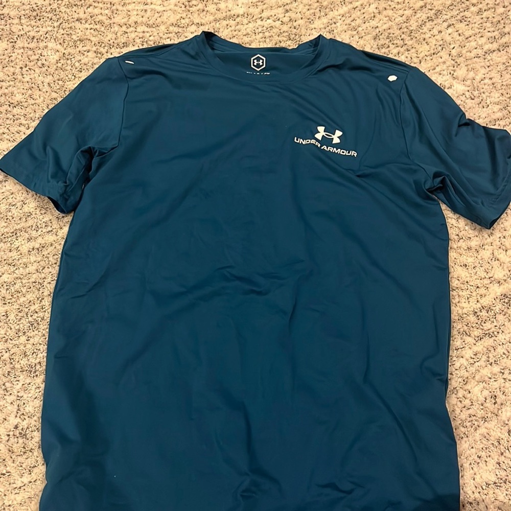 Under armour small tee